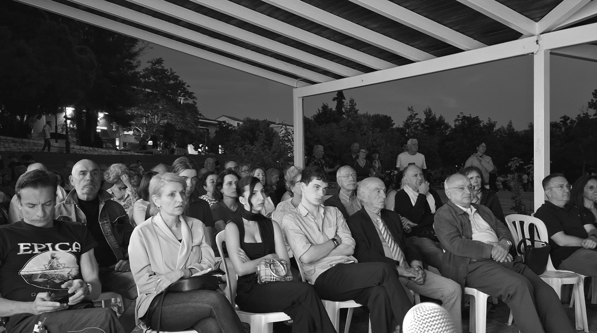 Read more about the article ΟΤΑΝ ΤΟ ΔΑΣΟΣ ΚΑΙΓΕΤΑΙ, Η ΚΟΙΝΩΝΙΑ ΦΛΕΓΕΤΑΙ