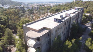 Read more about the article ΣΤΗΝ ΤΑΡΑΤΣΑ ΤΟΥ ΝΙΕΝ